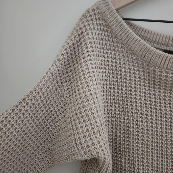 NWT Missguided | Off The Shoulder Waffle Knit Jumper Sweater in Stone - Size 6/8 - Picture 4 of 9
